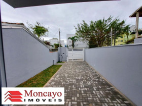 Sobrado com 3 Quartos à Venda, 154 m² em Balneário Recanto Do Sol - Caraguatatuba