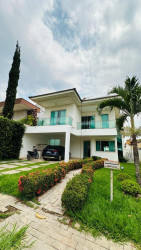 Casa de Condomínio com 3 Quartos à Venda, 275 m² em Residencial Goiânia Golfe Clube - Goiânia