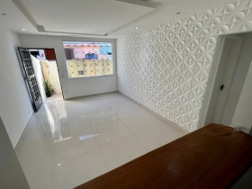 Casa com 2 Quartos à Venda, 100 m² em Bento Ribeiro - Rio De Janeiro