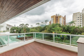 Casa com 4 Quartos à Venda, 540 m² em Córrego Grande - Florianópolis