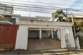 Casa com 3 Quartos à Venda,  em Pinheiros - São Paulo