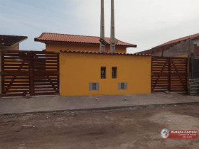 Casa com 2 Quartos à Venda, 60 m² em Suarao - Itanhaem