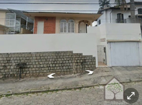Casa com 3 Quartos à Venda, 132 m² em Trindade - Florianópolis