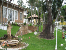 Casa com 5 Quartos à Venda, 780 m² em Vila Petrópolis - Atibaia