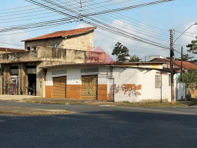 Imóvel Comercial à Venda, 152 m² em Centro - Peruíbe