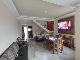 Casa com 3 Quartos à Venda, 194 m² em Jardim Flamboyant - Cabo Frio