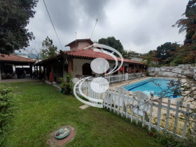 Casa com 6 Quartos à Venda, 245 m² em Vargem Pequena - Rio De Janeiro