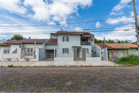 Casa com 3 Quartos à Venda, 250 m² em Harmonia - Canoas