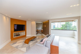 Apartamento com 4 Quartos à Venda, 209 m² em Campo Belo - São Paulo