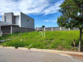 Terreno à Venda, 390 m² em Medeiros - Jundiaí