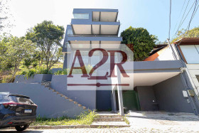 Casa com 4 Quartos à Venda, 436 m² em Vila Progresso - Niterói