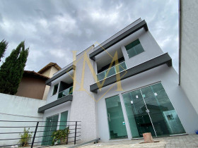 Casa com 3 Quartos à Venda, 90 m² em Belvedere - Coronel Fabriciano