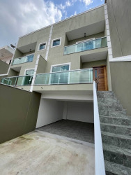 Casa com 3 Quartos à Venda,  em Laranjeiras - Caieiras