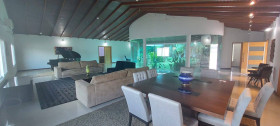 Casa com 5 Quartos para Alugar, 1.600 m² em Rio Comprido - Jacareí