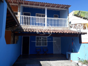 Casa com 4 Quartos à Venda, 132 m² em Cabo Frio