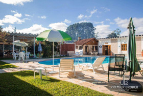 Casa com 9 Quartos à Venda, 1.000 m² em Iucas - Teresópolis