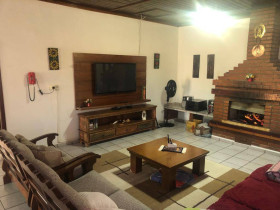 Chácara com 3 Quartos à Venda, 48 m² em Pinhalzinho