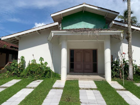 Casa com 8 Quartos para Alugar, 480 m² em Horto Florestal - Ubatuba