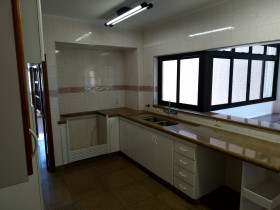 Imóvel com 4 Quartos à Venda, 268 m² em Anhangabaú - Jundiaí