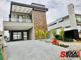Casa com 4 Quartos à Venda, 300 m² em Jardim Aeroporto Ii - Mogi Das Cruzes