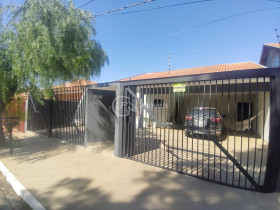 Casa com 4 Quartos à Venda,  em Vila Giocondo Orsi - Campo Grande