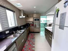 Apartamento com 3 Quartos à Venda, 184 m² em Pioneiros - Balneário Camboriú