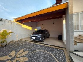Casa com 3 Quartos à Venda, 250 m² em Jardim Planalto - Araras