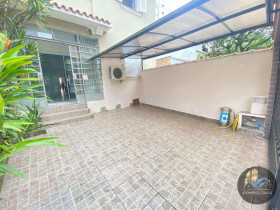 Casa com 2 Quartos para Alugar, 104 m² em Gonzaga - Santos