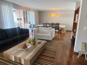 Apartamento com 3 Quartos à Venda, 200 m² em Moema - São Paulo