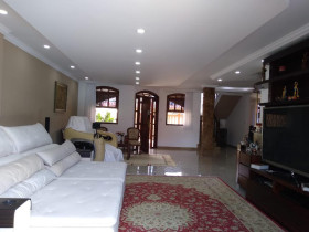 Casa com 4 Quartos à Venda, 690 m² em Jacarepaguá - Rio De Janeiro