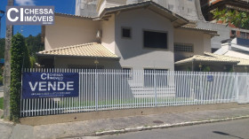 Sobrado com 4 Quartos à Venda ou Locação, 400 m² em Centro - Itajaí