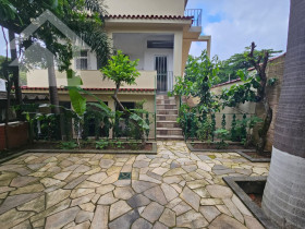 Casa com 3 Quartos à Venda, 400 m² em Curicica - Rio De Janeiro