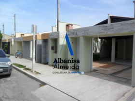 Casa com 3 Quartos à Venda, 127 m² em Sapiranga-coité - Fortaleza