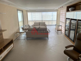 Apartamento com 3 Quartos à Venda, 211 m² em Moema - São Paulo