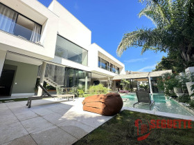 Casa com 8 Quartos à Venda, 800 m² em Riviera De São Lourenço - Bertioga