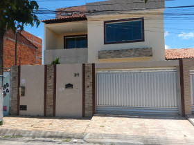 Casa com 4 Quartos à Venda, 260 m² em Farolândia - Aracaju