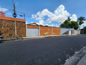Casa com 5 Quartos à Venda, 360 m² em São João - Teresina