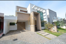 Casa com 3 Quartos à Venda, 210 m² em Campo Comprido - Curitiba