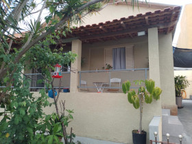Casa com 2 Quartos à Venda, 300 m² em Jardim Alvinópolis - Atibaia