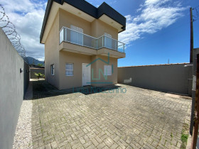 Casa com 4 Quartos à Venda, 120 m² em Maranduba - Ubatuba