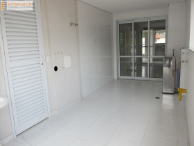 Apartamento com 4 Quartos à Venda, 254 m² em Aclimação - São Paulo