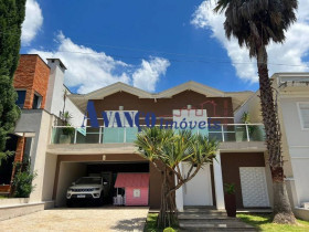 Casa de Condomínio com 3 Quartos à Venda, 290 m² em Jardim Novo Mundo - Jundiaí