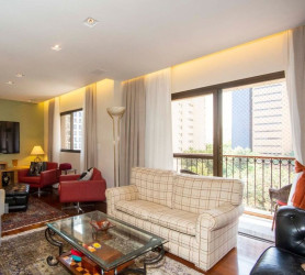 Apartamento com 4 Quartos à Venda, 200 m² em Moema - São Paulo