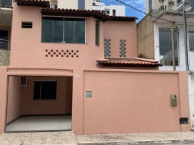 Casa com 3 Quartos à Venda, 230 m² em Farolândia - Aracaju