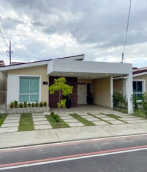 Casa de Condomínio com 3 Quartos à Venda, 134 m² em Flores - Manaus