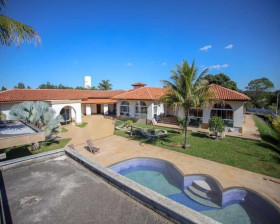Casa com 6 Quartos para Alugar, 900 m² em Park Way - Brasília