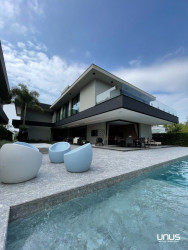 Casa com 4 Quartos à Venda, 1.400 m² em Jurerê Internacional - Florianópolis