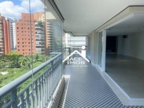 Apartamento com 3 Quartos à Venda, 226 m² em Moema - São Paulo