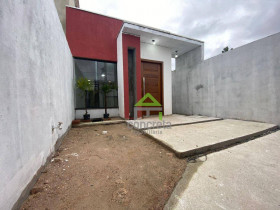 Casa com 2 Quartos à Venda, 68 m² em Balneário Dos Golfinhos - Caraguatatuba