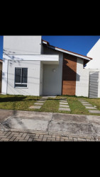 Casa com 2 Quartos para Alugar, 130 m² em Papagaio - Feira De Santana